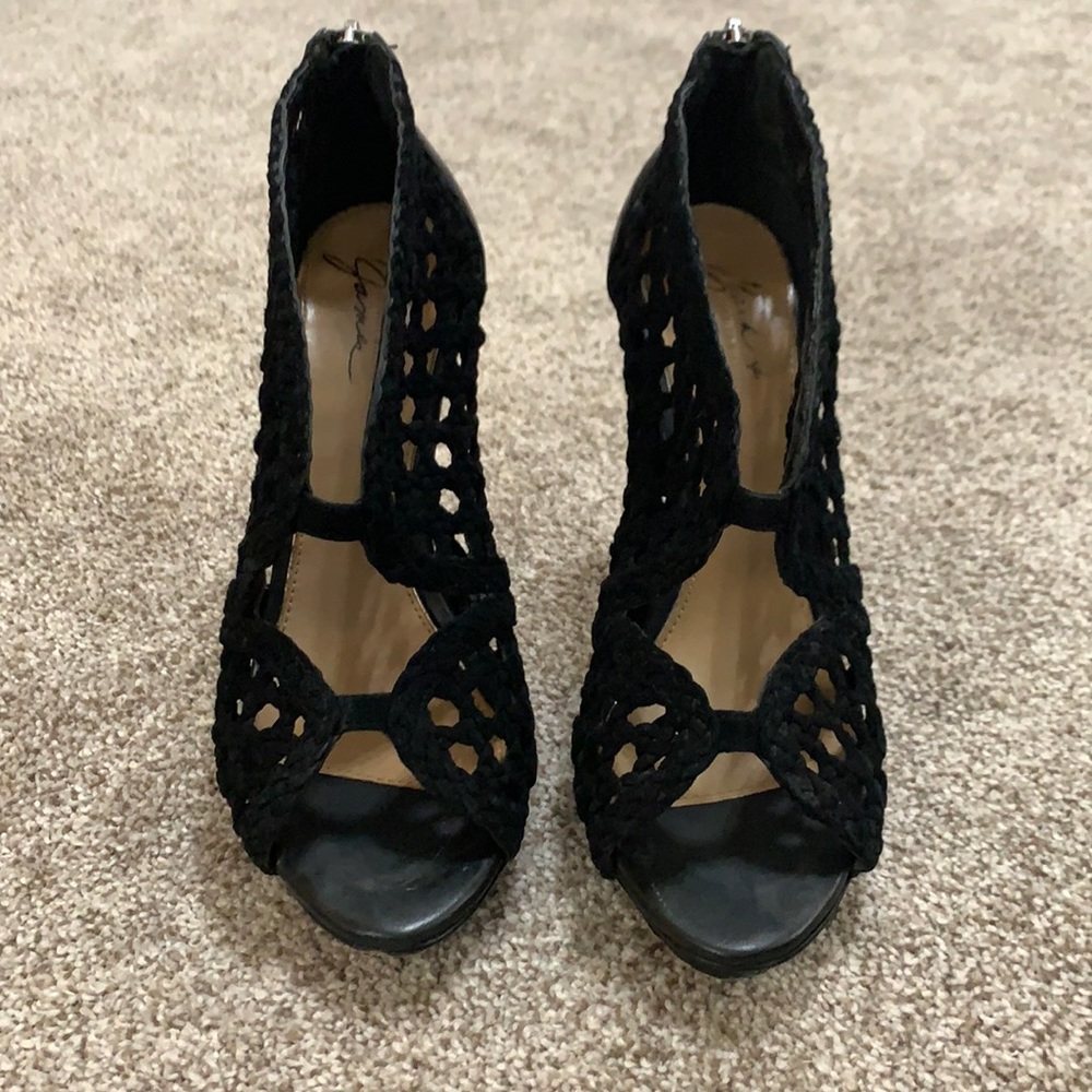 Badgley Mischka open-toe leather heels